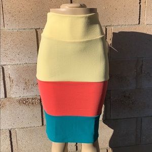LULAROE CASSIE PENCIL SKIRT SIZE S